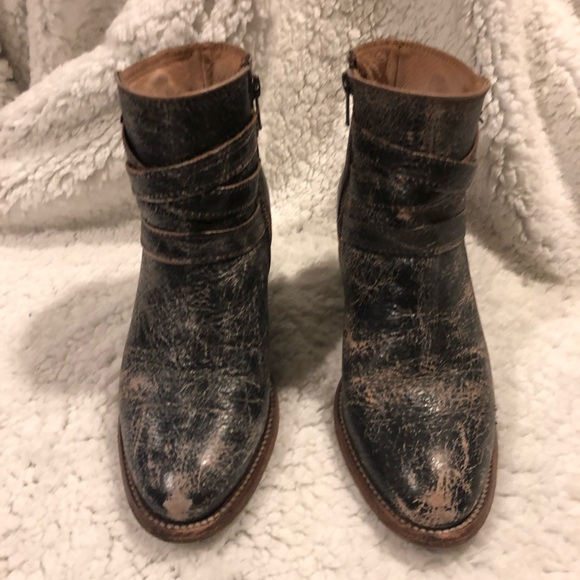 BED STU Begin Harness Bootie (distressed black) - Picture 2 of 9